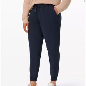 Lululemon On the Fly Jogger 28" Woven